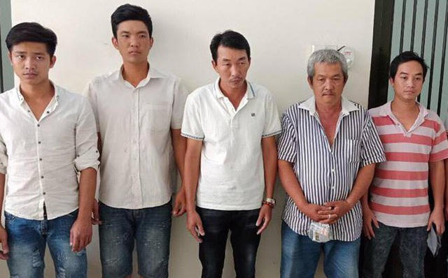 Một số đối tượng tham gia đá gà.