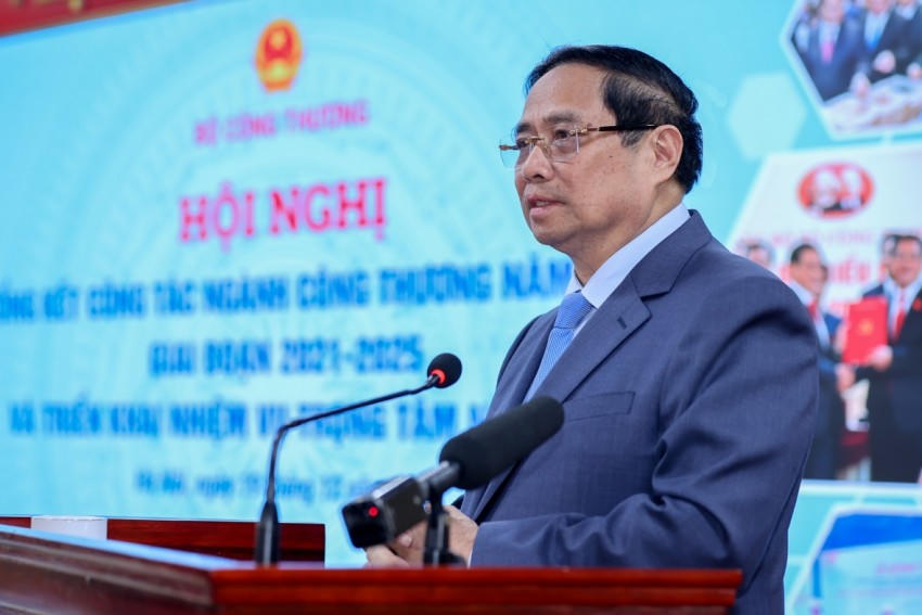 Thủ tướng đề nghị ngành Công Thương rút ra những bài học từ 12 dự án thua lỗ để làm tốt công tác phòng, chống tham nhũng, tiêu cực, lãng phí. Ảnh: Nhật Bắc