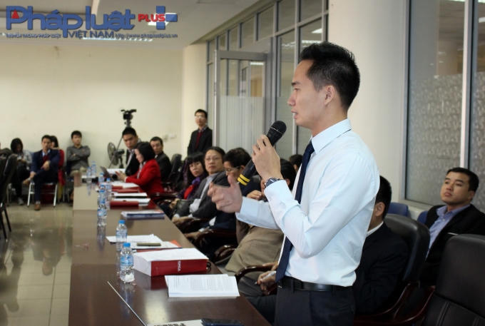 Các đại biểu nêu quan điểm, thắc mắc để cùng thảo luận. (Ảnh: Đức Biên)