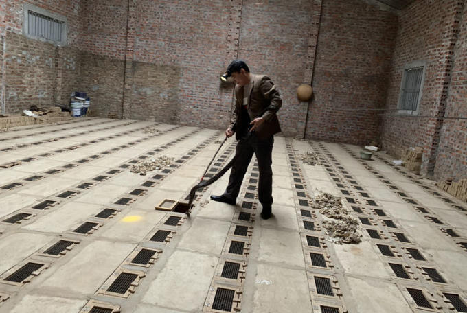 Sau khủng hoảng, mọi người tiếp tục gắn b&oacute; với nghề nu&ocirc;i rắn, bởi ngo&agrave;i nu&ocirc;i con rắn độc th&igrave; họ chẳng biết l&agrave;m g&igrave; kh&aacute;c.