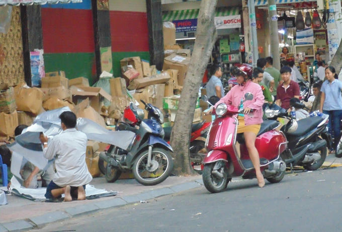 Vỉa hè quận 1 'đâu lại vào đấy' sau những ngày ra quân rầm rộ