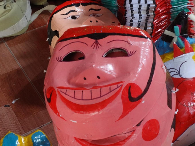 Những món đồ chơi thủ công đang được nhiều người lựa chọn và tin dùng.