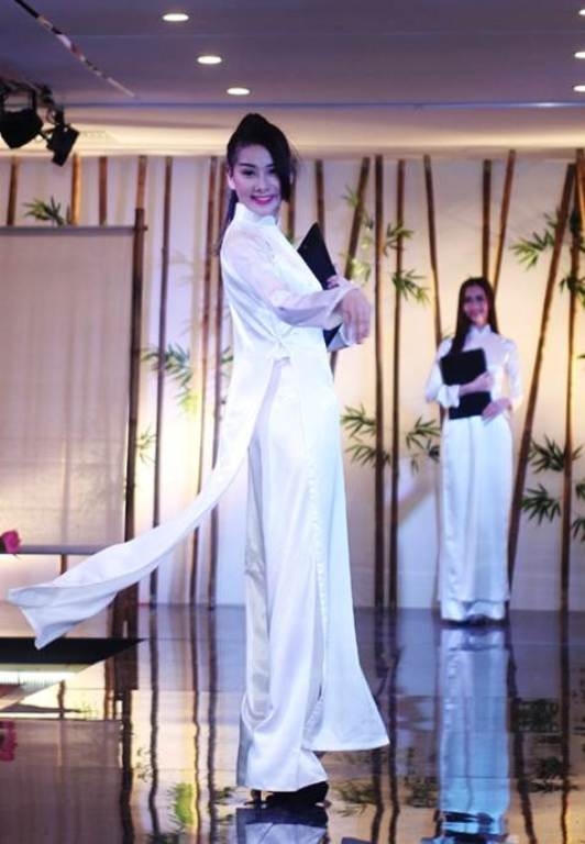 Những bóng hồng thướt tha trong Trang phục Việt Nam qua các thời kỳ