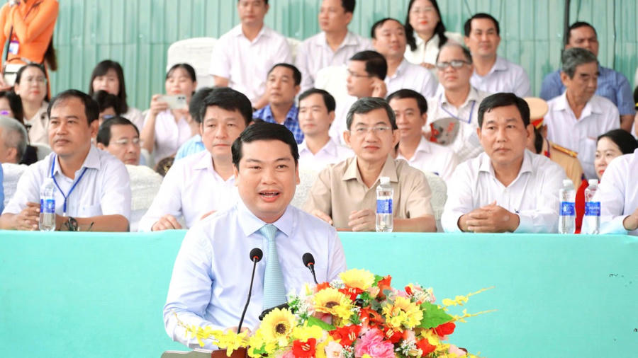 Phó Chủ tịch UBND tỉnh An Giang Lê Trung Hồ phát biểu khai mạc