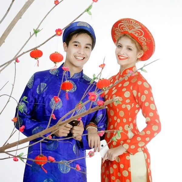 Sức "nóng" của cặp đôi này khiến họ thường xuyên nhận được những lời mời chụp hình đôi, dự sự kiện cùng nhau, các hợp đồng quảng cáo...