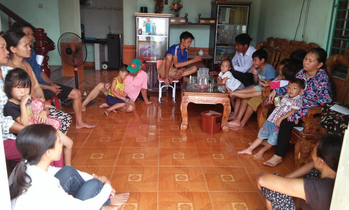 Nhiều phụ huynh phản ánh sự việc.