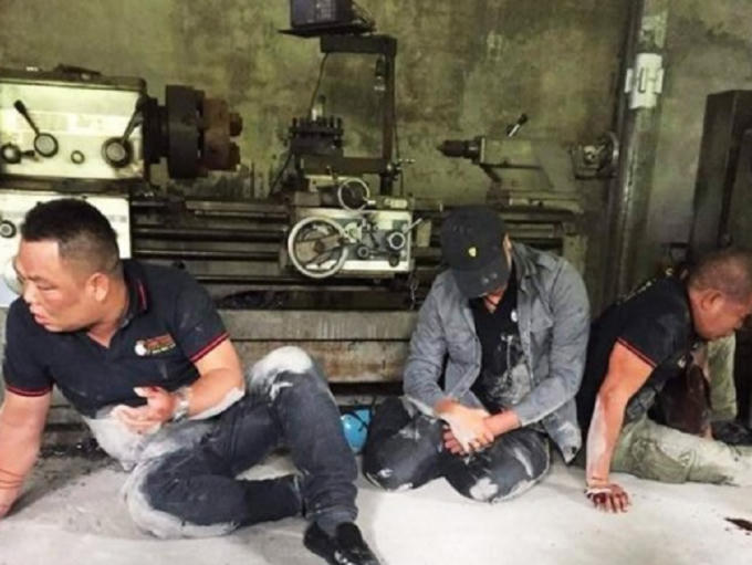 Nhóm người đòi nợ thuê bị hành hung.