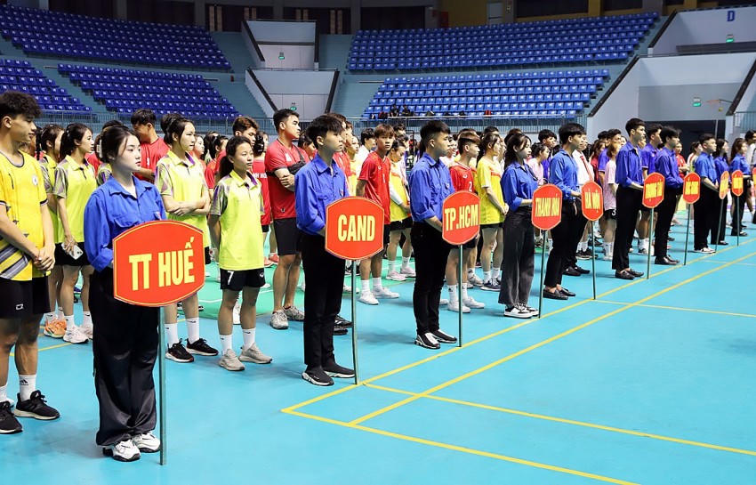 Các đoàn tham dự Giải vô địch Cầu mây quốc gia 2024. (Ảnh: Công TTĐT)