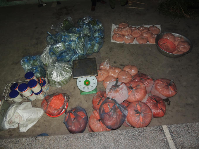 Tang vật thu giữ được tại hiện trường. Ảnh Công an Hà Nam