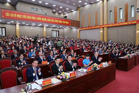 Anh100.