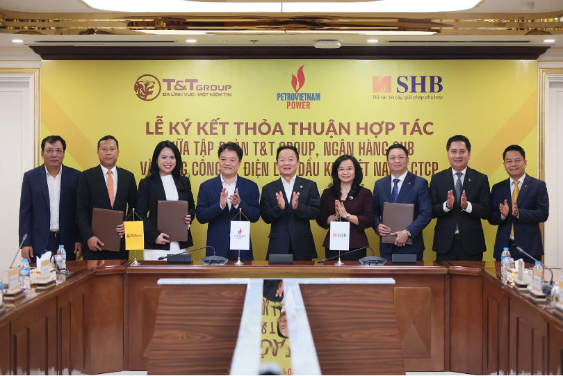 Ảnh 1: Đại diện T&amp;amp;T Group, SHB và PV Power tại Lễ ký kết Thỏa thuận hợp tác
