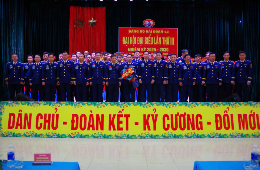 Ra mắt Đoàn đại biểu đi dự Đại hội Đại biểu Đảng bộ Vùng Cảnh sát biển 4 lần thứ VI, nhiệm kỳ 2025 – 2030