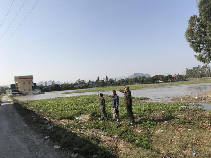Khu vực cánh đồng Bầu đã bị UBND xã bán, một số hộ đã xây dựng nhà ở.