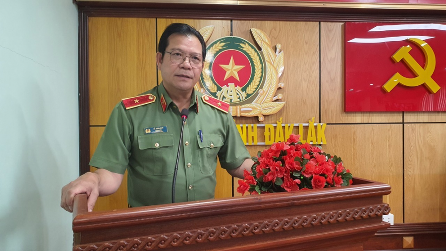 Thiếu tướng Lê Vinh Quy – Giám đốc Công an tỉnh phát biểu khai mạc Hội nghị
