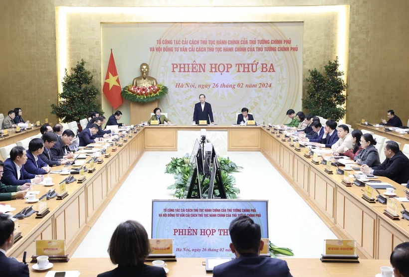 Tập trung rà soát, cắt giảm, đơn giản hóa thủ tục hành chính nội bộ. (Ảnh: TTXVN)