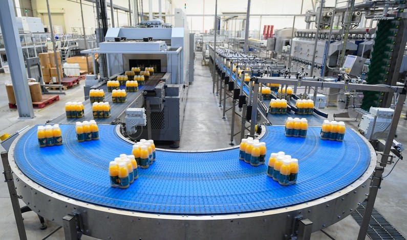 Dây chuyền sản xuất tại Nhà máy Núi Tiên.