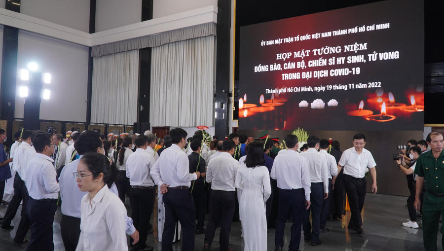 Buổi họp mặt tưởng niệm đồng bào, cán bộ, chiến sĩ hy sinh, tử vong trong đại dịch COVID-19 tại nhà tang lễ TP HCM.