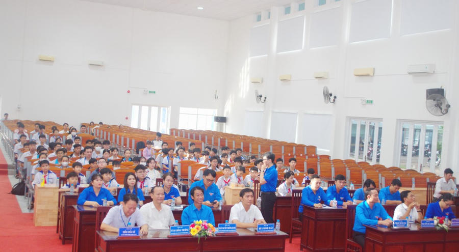 Đại biểu tham dự Hội thi Tin học trẻ tỉnh Bạc Liêu.
