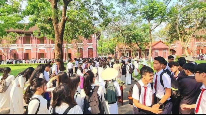 tra-lai-chiec-roi-cho-nguoi-thay