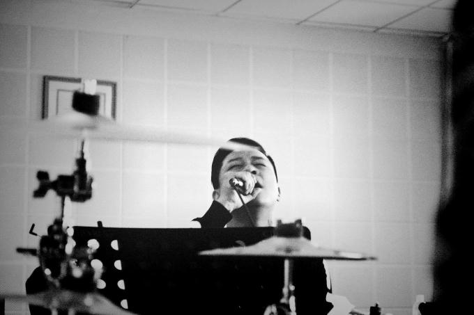 Tuấn Hưng dốc hết sức mình cho liveshow "Đam Mê"