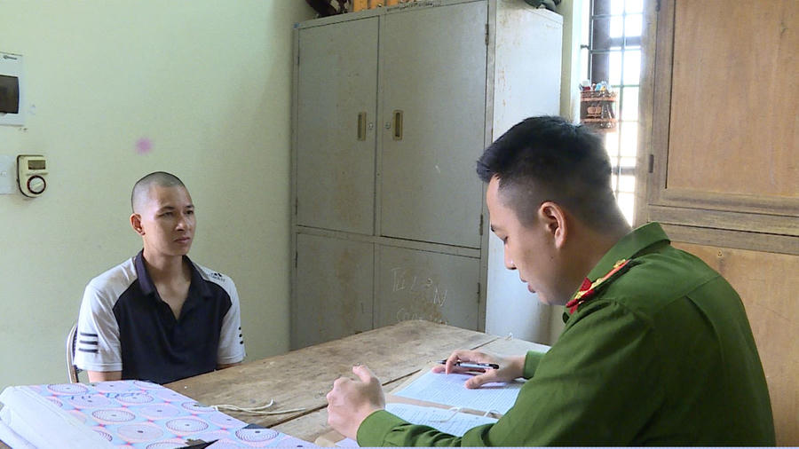 Đối tượng tại cơ quan công an