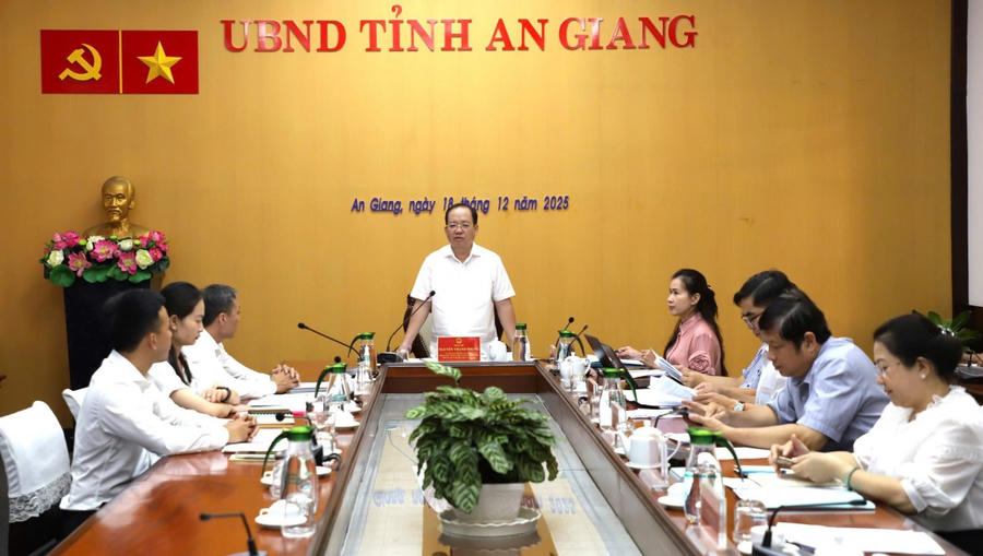 Phó Chủ tịch Thường trực UBND tỉnh An Giang Nguyễn Thanh Phòng phát biểu tại buổi làm việc
