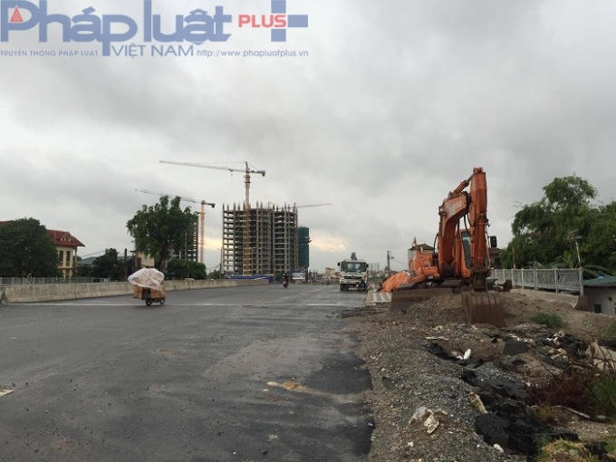 Cầu Xuân Phương nối đường Trần Hữu Dực (phường Mỹ Đình) với Khu đô thị mới Xuân Phương.