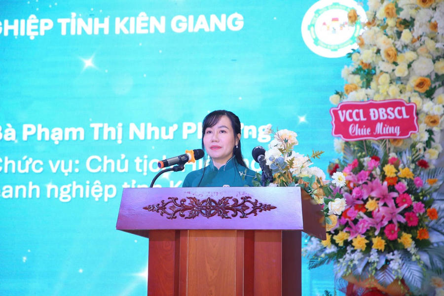 Bà Phạm Thị Như Phượng - Chủ tịch Hiệp hội Doanh nghiệp tỉnh Kiên Giang phát biểu.