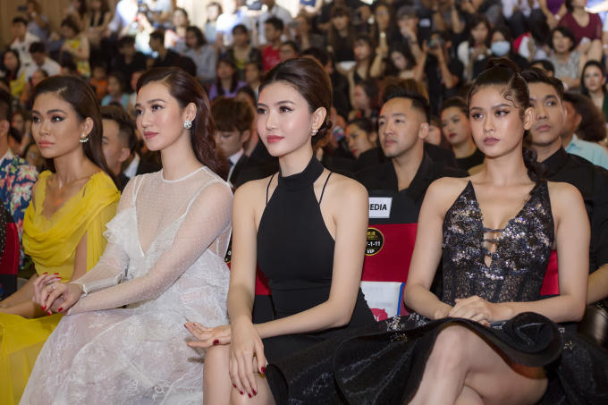 Hoa hậu Ngọc Duy&ecirc;n diện đầm sexy khoe lưng ong nuột n&agrave;