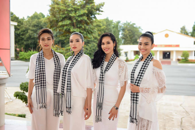 5 mỹ nhân Việt xinh đẹp nổi bật trong vòng vây các chiến sĩ Tây Ninh