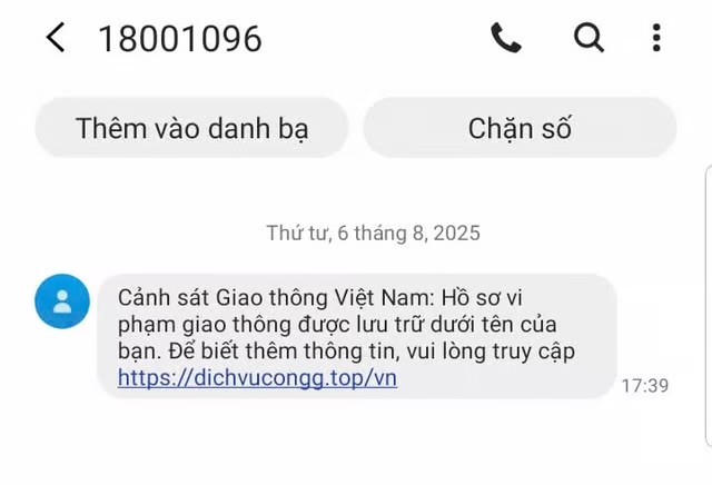 Tin nhắn lừa đảo nộp phạt vi phạm giao thông.