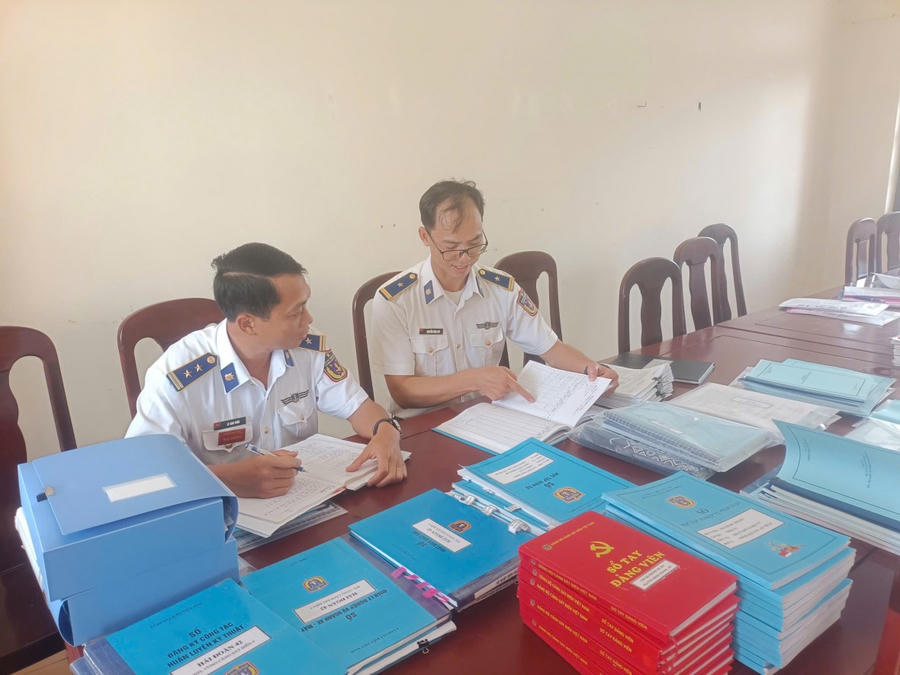 Kiểm tra đăng ký, ghi chép sổ sách Hậu Cần - Kỹ thuật