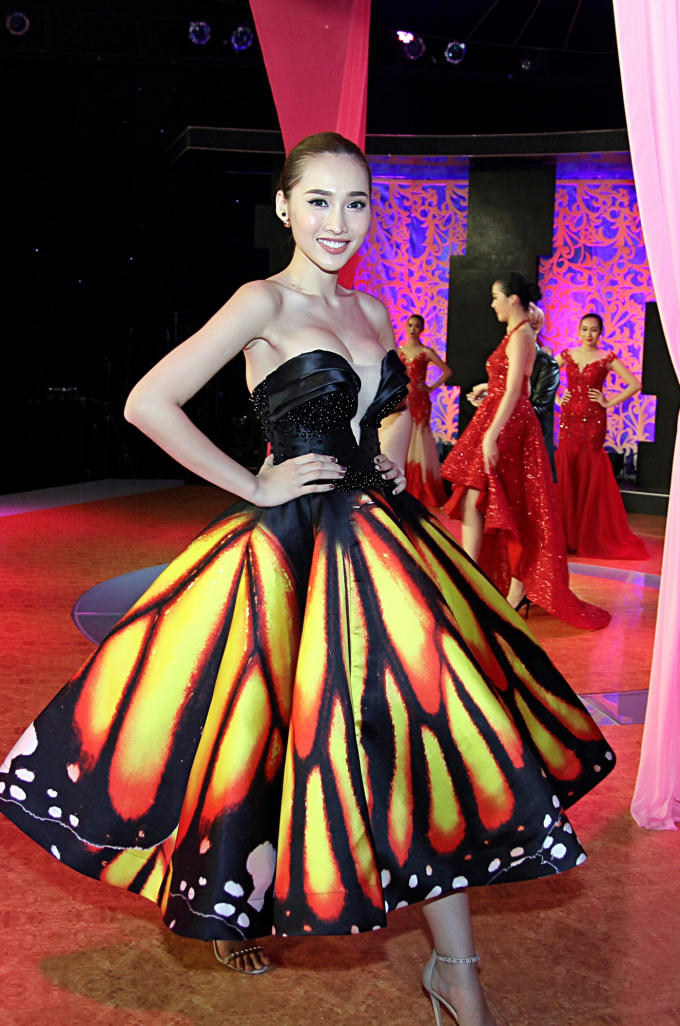 Lạ mắt với màn múa trên nền nhạc Trịnh của Khánh Thi và Vương Khang