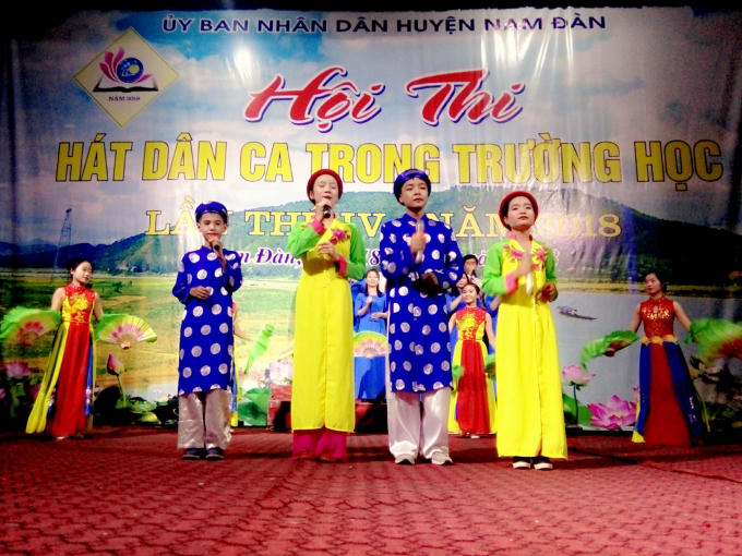 Tiết mục dự thi của trường THCS Kim Liên.
