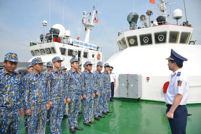 Cán bộ, chiến sĩ Bộ tư lệnh Vùng Cảnh sát biển 3 lên đường ra khơi, canh giữ vùng biển, đảo của Tổ quốc.