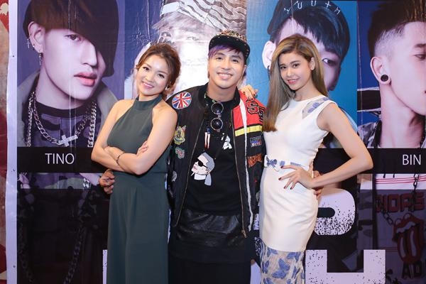 Tăng Nhật Tuệ bật mí, trong album Level 2 : Fo(xxx) sẽ không có sáng tác nào của anh. Ca khúc mở  đầu "Xếp hình" là của Mew Amazing cùng phần hoà âm độc đáo của Kattzilla. Toàn bộ album được sản xuất bởi Phúc Bồ và Pb Nation, những người bạn thân thiết của Tăng Nhật Tuệ.