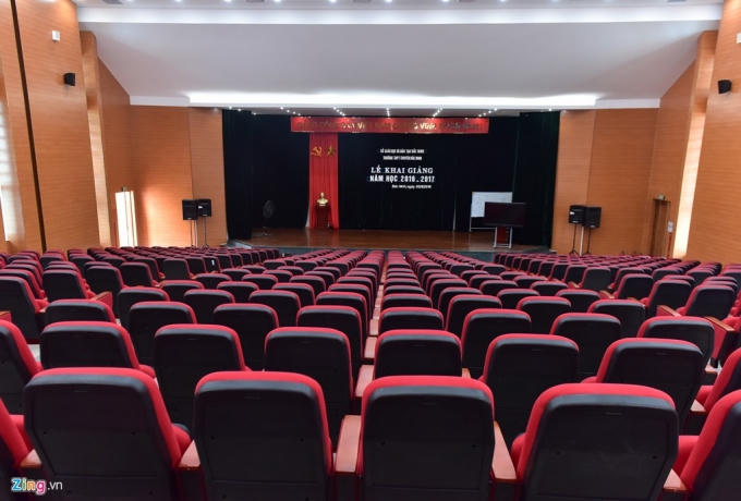 Hội trường chính với 500 chỗ ngồi dùng để tổ chức các sự kiện quan trọng.