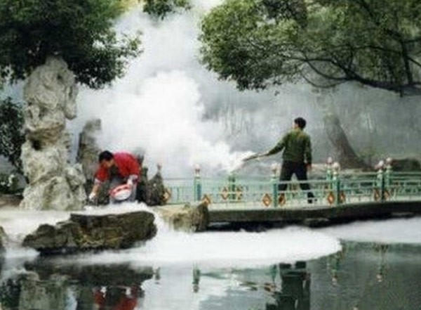 Làn khói trắng trên thiên đình được tạo ra như thế này đây. Ảnh: internet.