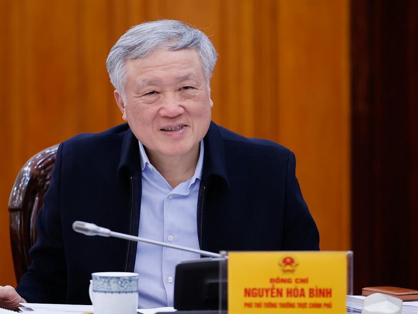Phó Thủ tướng Thường trực Nguyễn Hoà Bình và Phó Thủ tướng Trần Hồng Hà phát biểu tại phiên họp. Ảnh: VGP
					
				
			
			Phó Thủ tướng Thường trực Nguyễn Hoà Bình và Phó Thủ tướng Trần Hồng Hà phát biểu tại phiên họp. Ảnh: VGP