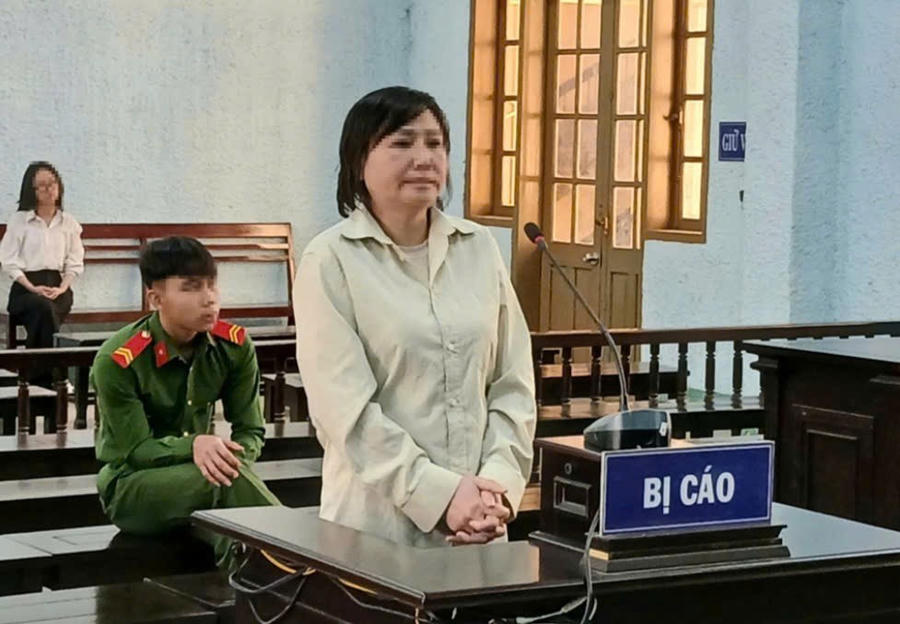 Bị cáo Phạm Thị Thúy Hà tại phiên toà xét xử. Ảnh: Mai Trung