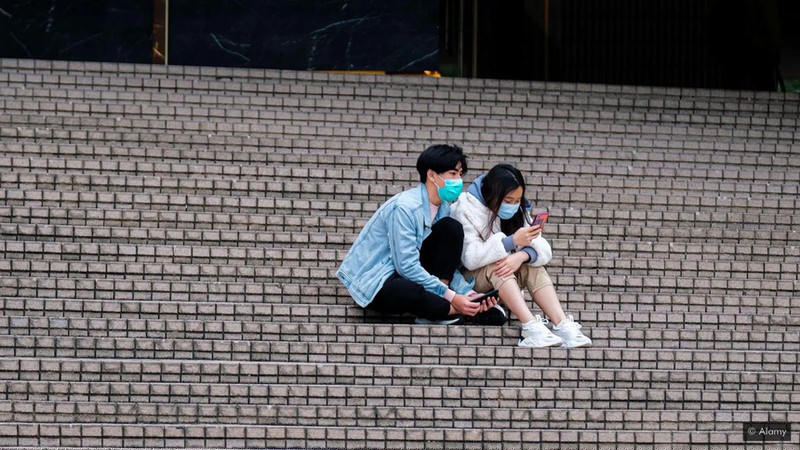 Các đôi trẻ ở Hong Kong khó tìm được không gian riêng tư dành cho nhau.