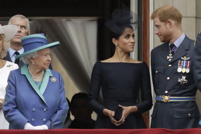 Vợ chồng Hoàng tử Harry rút khỏi vai trò thành viên cấp cao hoàng gia Anh. (Ảnh: Getty)