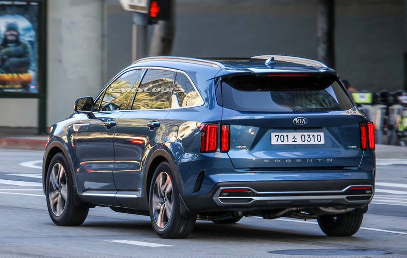 kia sorento 2021 bat ngo lo dien hoan toan tren duong pho. hinh 2