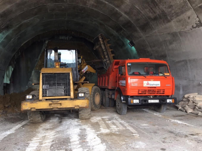 Máy móc, thiết bị vật tư đã tập kết đầy đủ tại công trường.