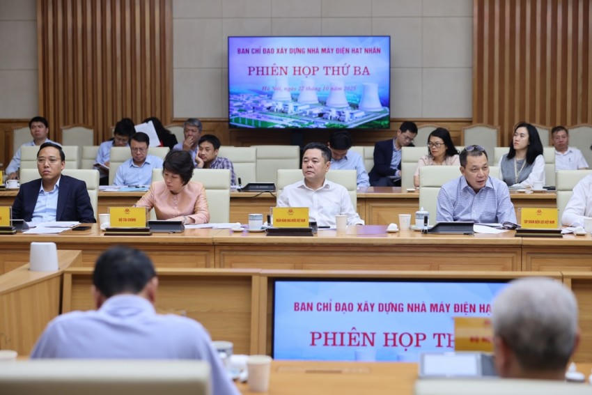 Các đại biểu tham dự phiên họp. Ảnh: VGP