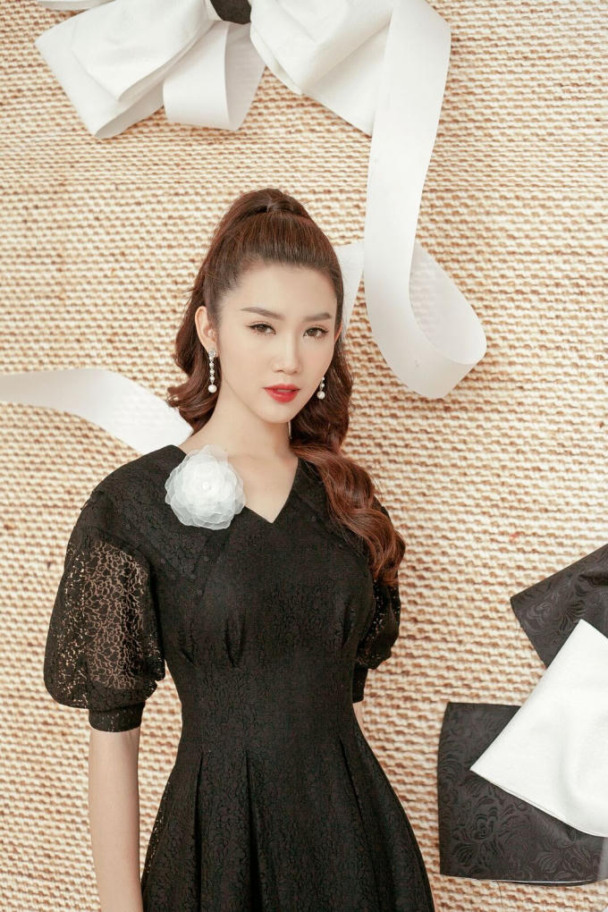 Th&uacute;y Ng&acirc;n khoe nhan sắc cuốn h&uacute;t kh&oacute; cưỡng