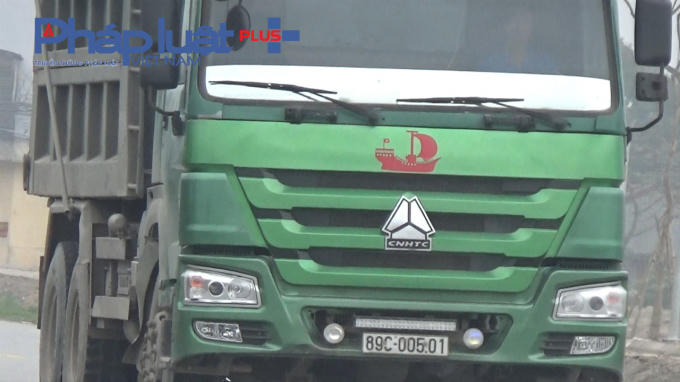 Những chiếc xe đều có hình logo "thuyền buồn đỏ".