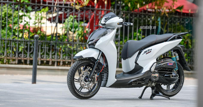Ảnh chi tiết Honda SH300i được độ khủng tại H&agrave; Nội