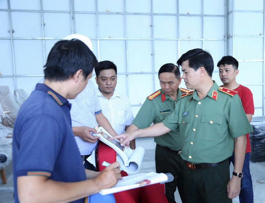 Thiếu tướng Nguyễn Đức Hải, Giám đốc Công an tỉnh Đồng Nai đã trực tiếp kiểm tra tiến độ xây dựng Trung tâm chỉ huy Công an tỉnh (CACC).