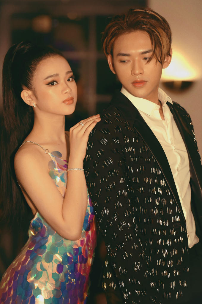 Hot girl Linh Ka khoe ngực &ldquo;khủng&rdquo; trong MV đầu tay của Dương Minh Tuấn